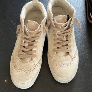 Shu shop mid stars tan with white snake print star! Super cute and comfortable